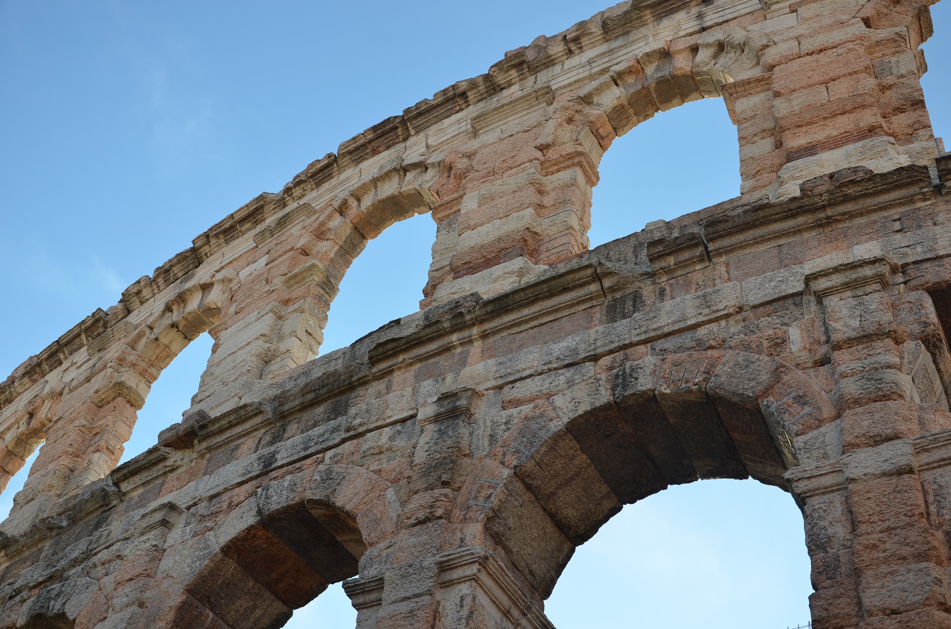 cosa vedere nel centro di verona cosa fare in veneto magazine veneto veronese arena di verona palazzo della ragione gam verona magazine turismo veneto