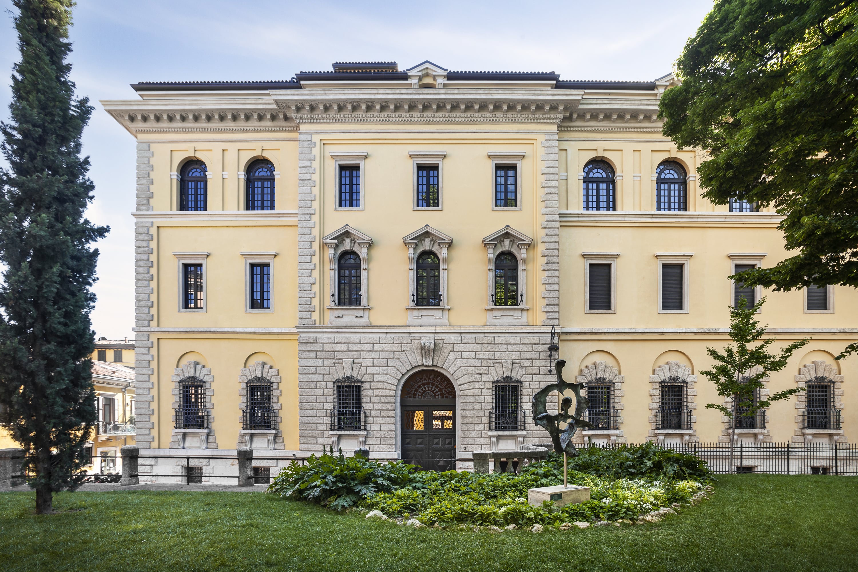 palazzo poste a verona appartamenti veneto immobiliare verona abitare veneto cosa fare a verona casa veneto cosa fare in veneto palazzi verona ilaria rebecchi